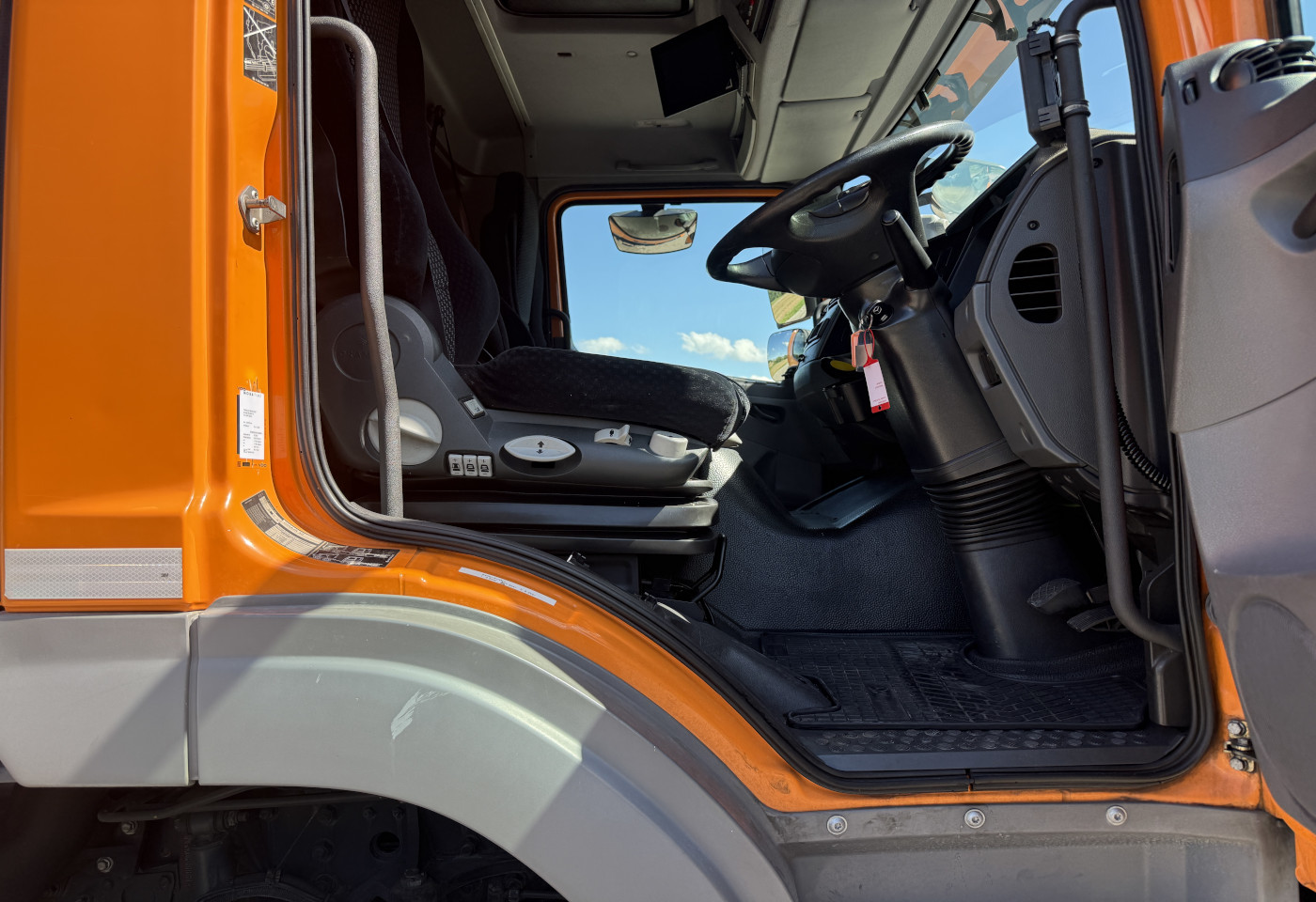MOTO6625_3026463 vehicle image
