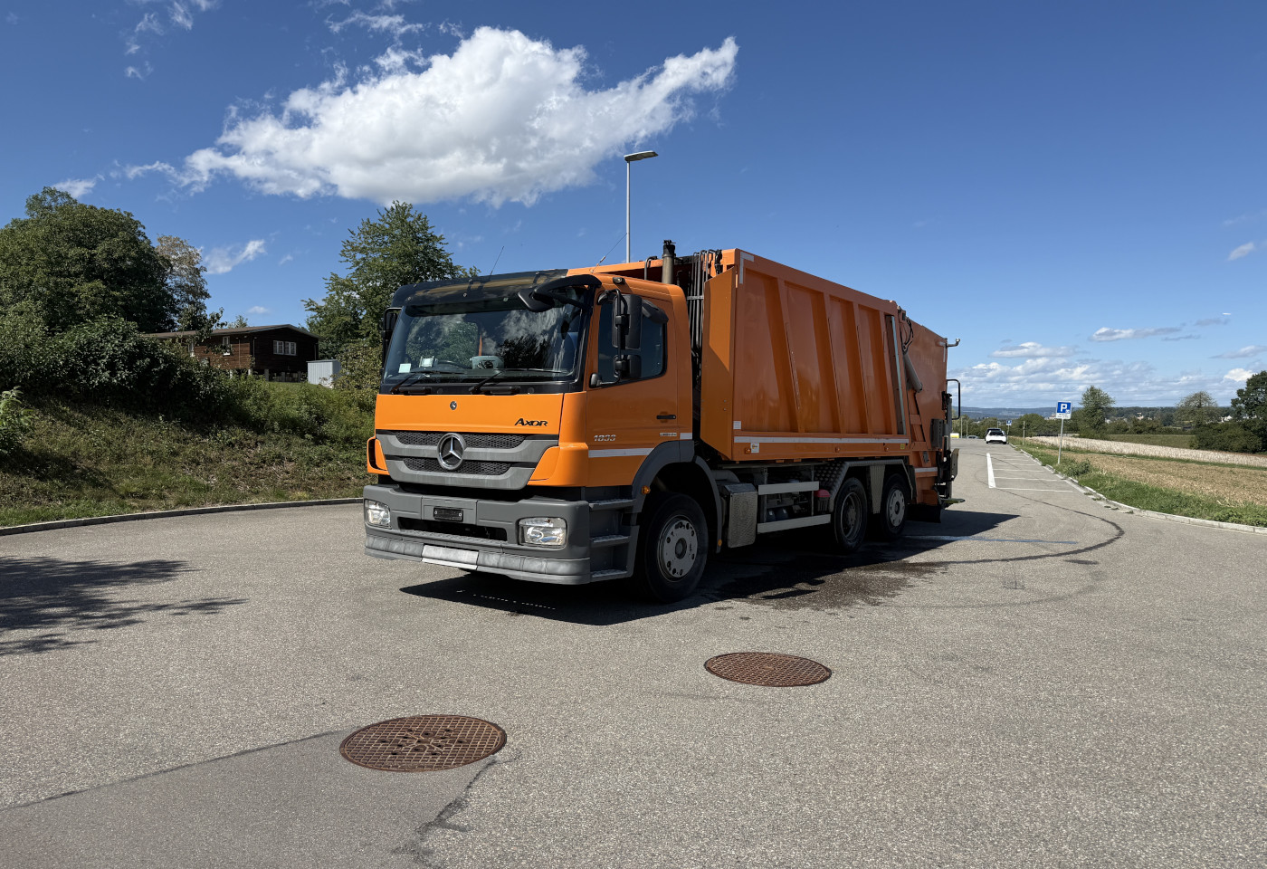 MOTO6625_3026463 vehicle image