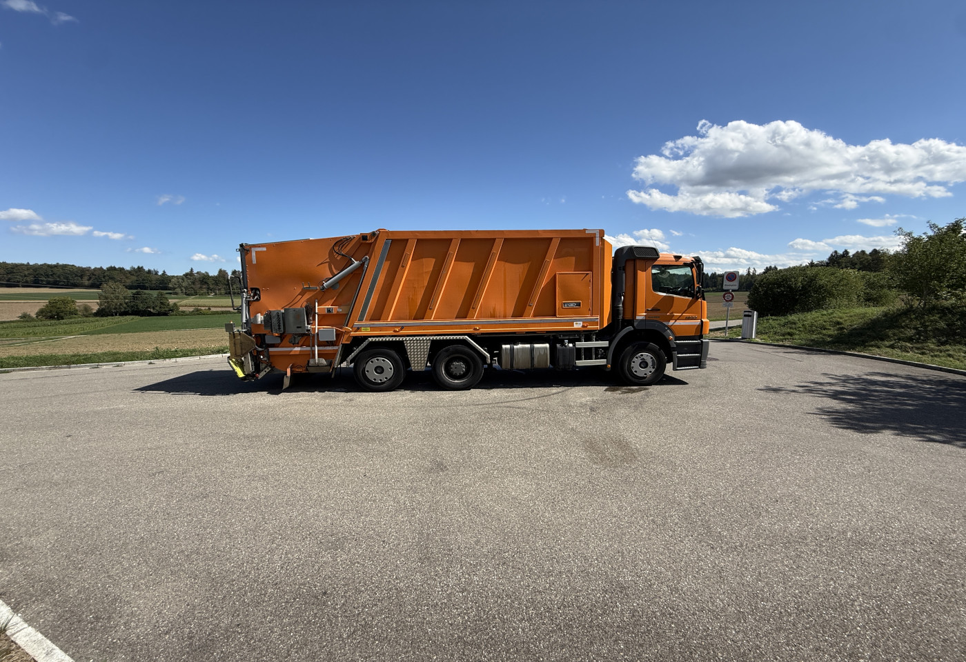 MOTO6625_3026463 vehicle image