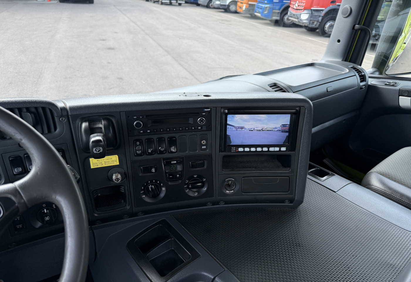 MOTO6625_3041572 vehicle image