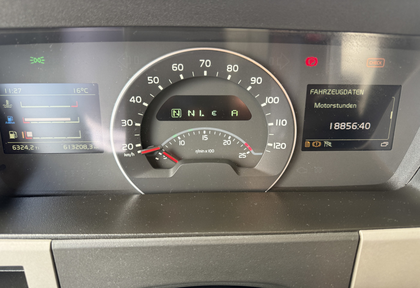 MOTO6625_3042918 vehicle image