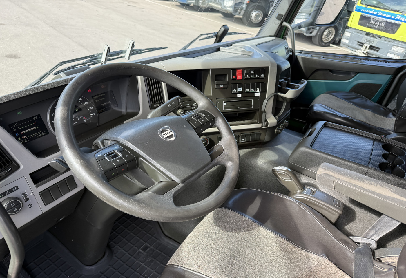 MOTO6625_3042918 vehicle image