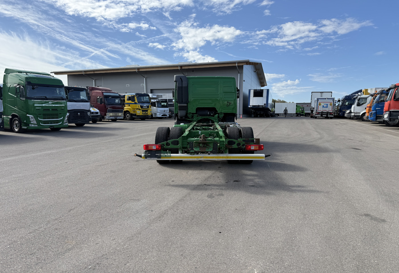MOTO6625_3042918 vehicle image