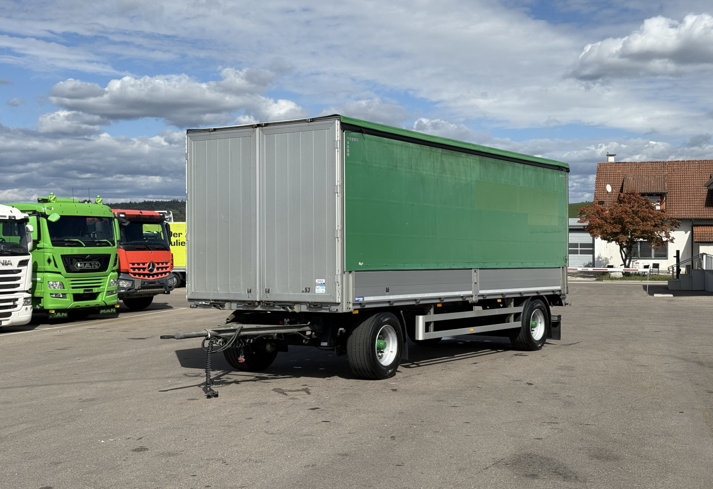 MOTO6625_3043126 vehicle image