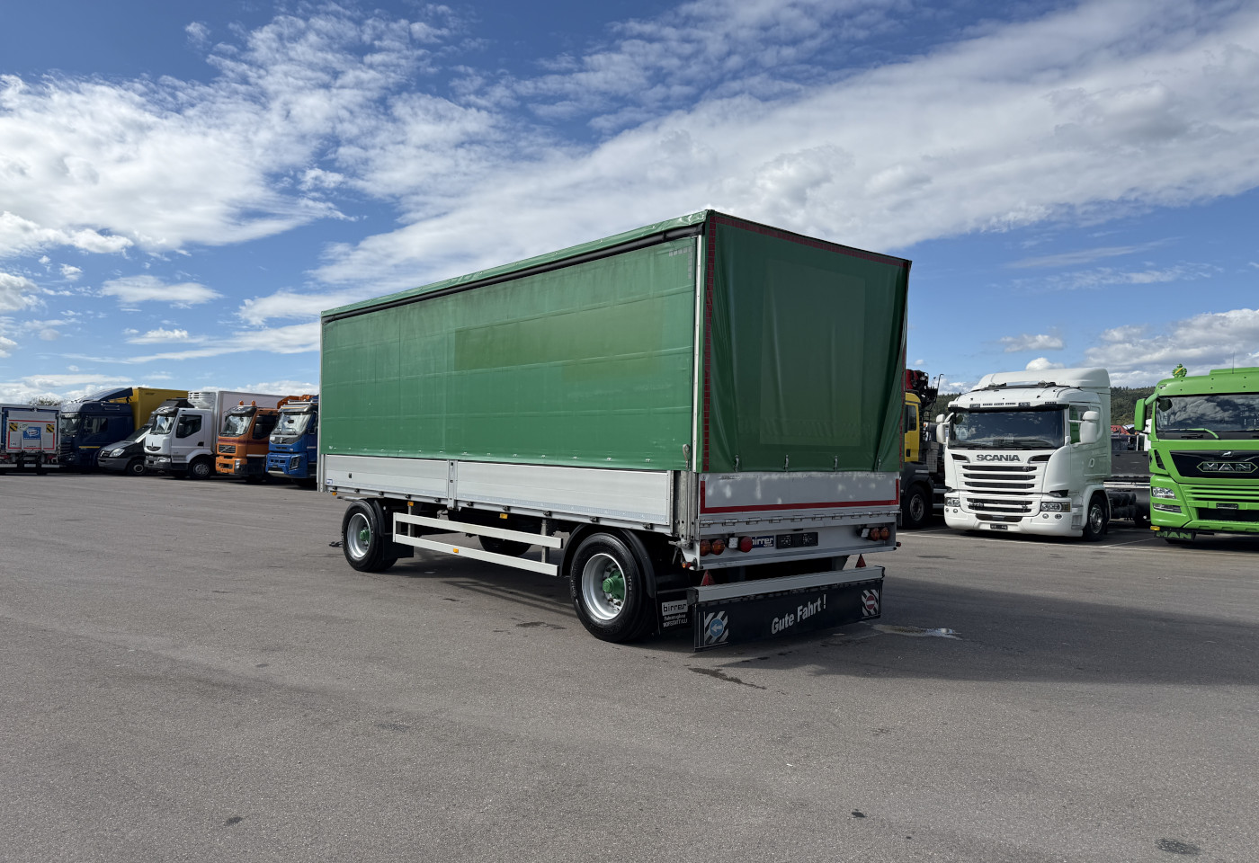 MOTO6625_3043126 vehicle image