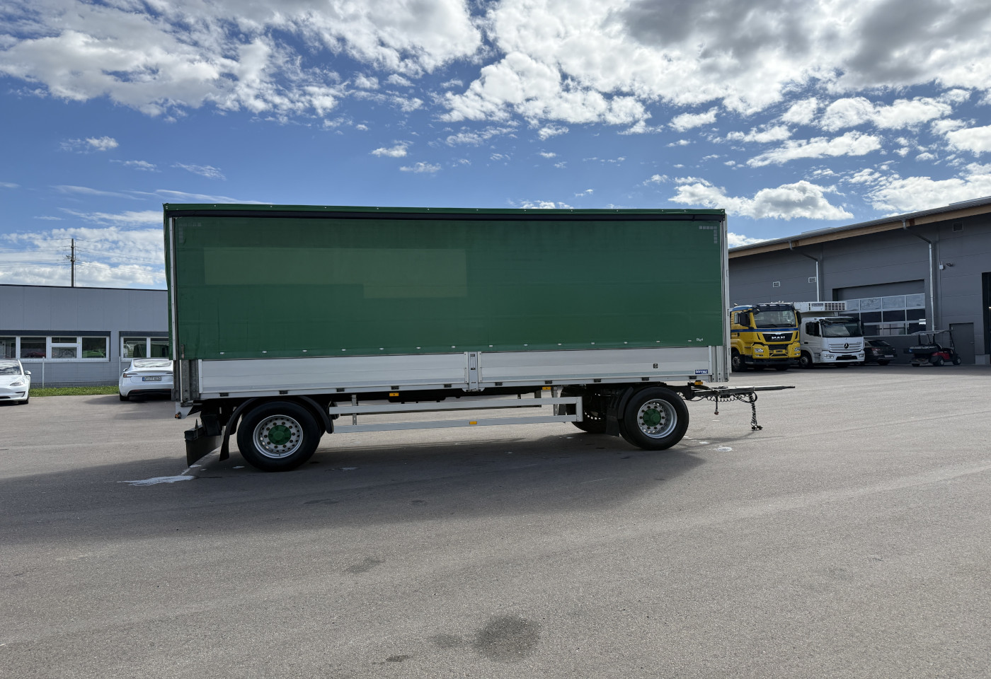 MOTO6625_3043126 vehicle image