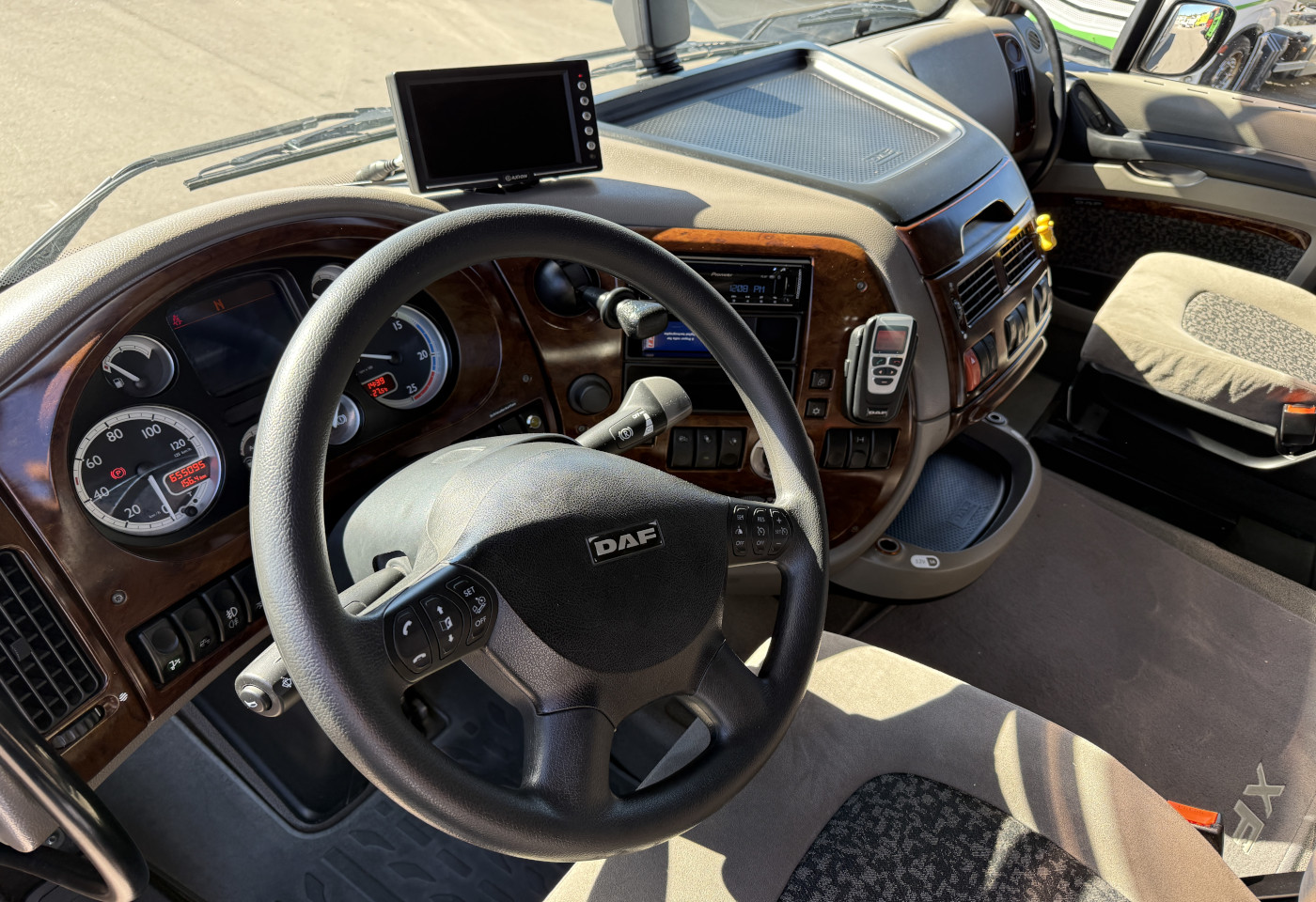 MOTO6625_3048703 vehicle image