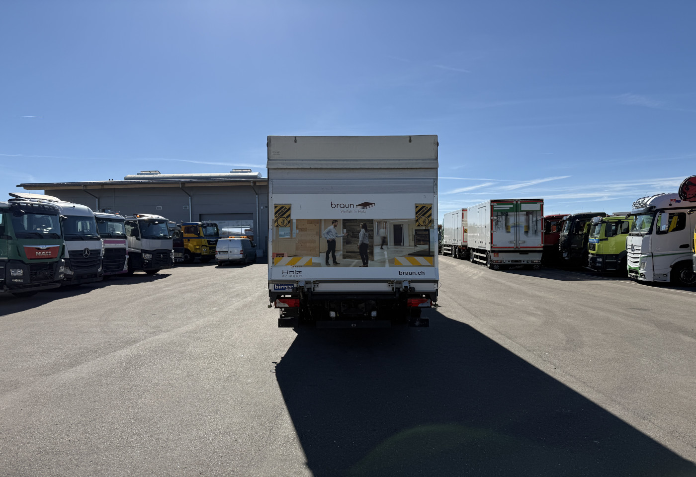 MOTO6625_3048703 vehicle image